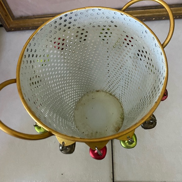 Vintage Christmas basket container - Picture 3 of 6